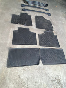 Toyota Sienna Gen3 2011-2020 roof rack crossbars, Grill, floor Mats.